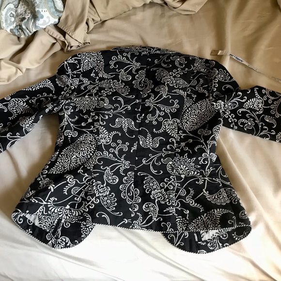 Cabi Crop Blazer Size 6 - Picture 7 of 8